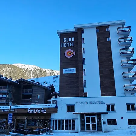 1650 - Mountain View - Snow Front 2s03 * Courchevel