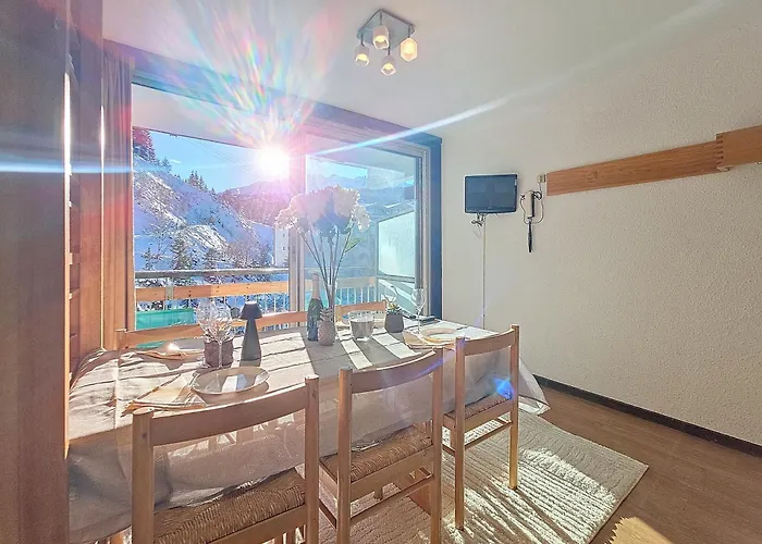 1650 - Mountain View - Snow Front 2s03 Courchevel